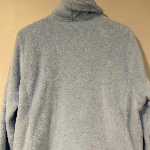 🔴Baby Blue Plush Pull Over - Picture 7 of 13